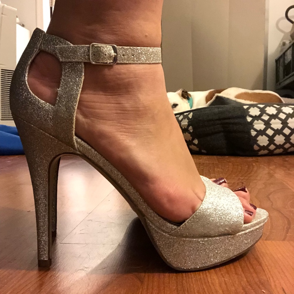 Silver glitter platform heels EUC
